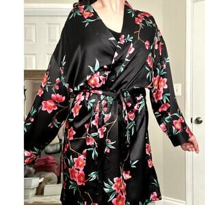 Vintage Victoria’s Secret Gold Label 80s Silk Robe Nightgown Black Floral Small